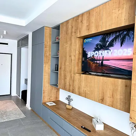 Axxis Blue Serenity - Beachfront - Free Underground Parking * Mamaia