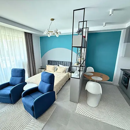 Axxis Blue Serenity - Beachfront - Free Underground Parking Mamaia