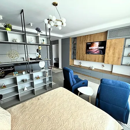 Axxis Blue Serenity - Beachfront - Free Underground Parking Apartment
