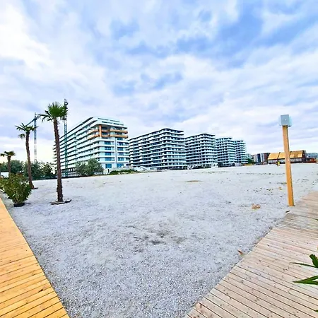 Axxis Blue Serenity - Beachfront - Free Underground Parking
