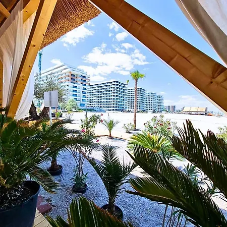 Axxis Blue Serenity - Beachfront - Free Underground Parking Apartment Mamaia